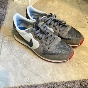 Nike Milan Italy retro sneaker size 10